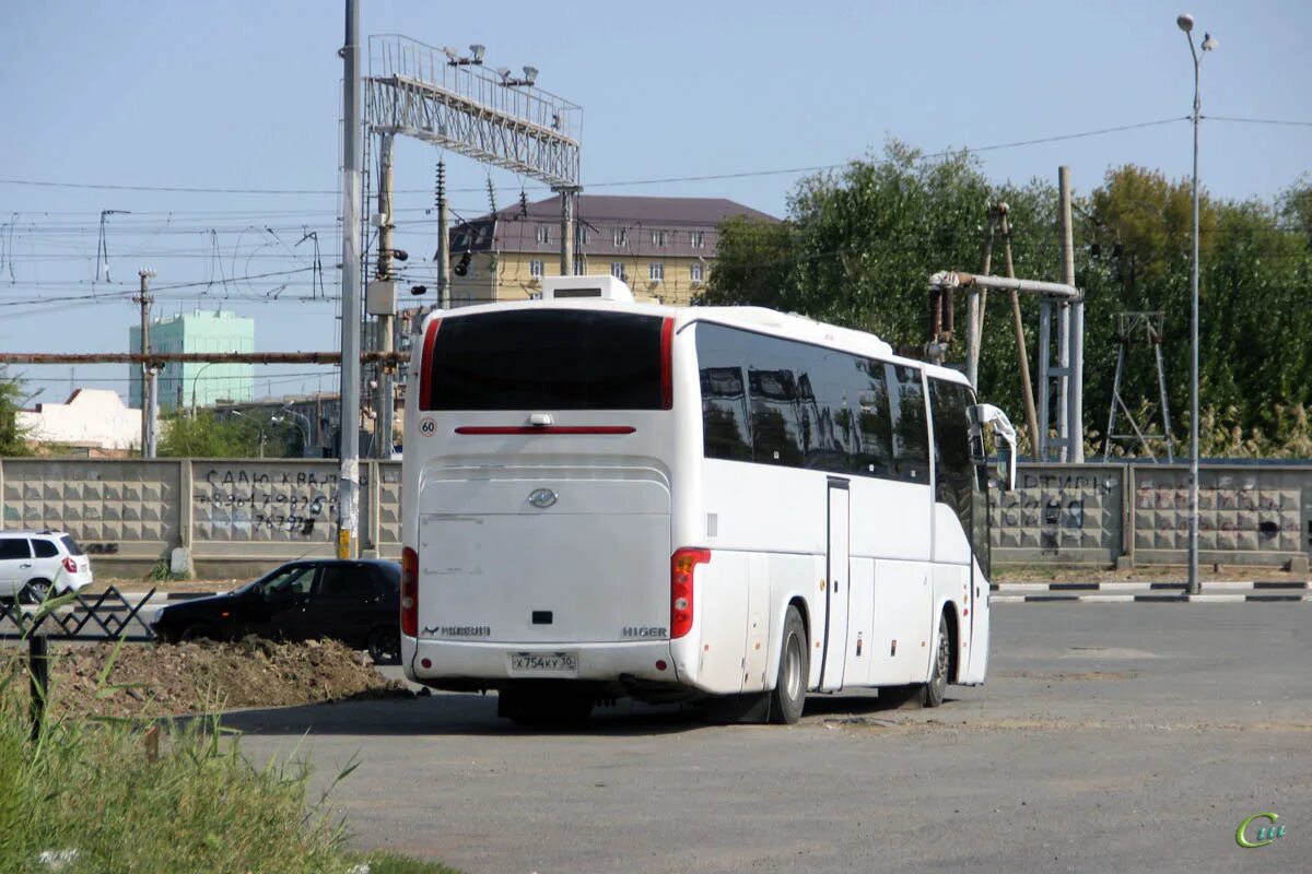 30 автобус астрахань маршрут. Хайгер 6129 Таганрог Таганрог. Higer 6720 Таганрог. Автобус 30 Астрахань. Троллейбус Higer klq6891ga Таганрог.