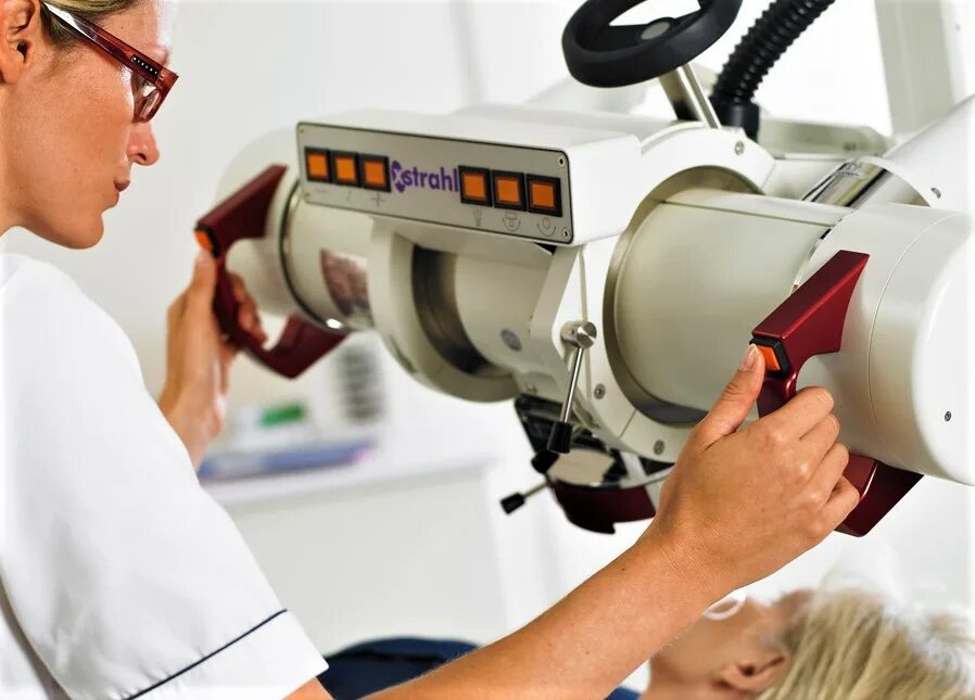 аппарат sensus srt-100. близкофокусный рентген аппарат. лучевое лечение рака кожи. аппарат близкофокусной рентгенотерапии. аппарат близкофокусной рентгенотерапии xstrahl-200.