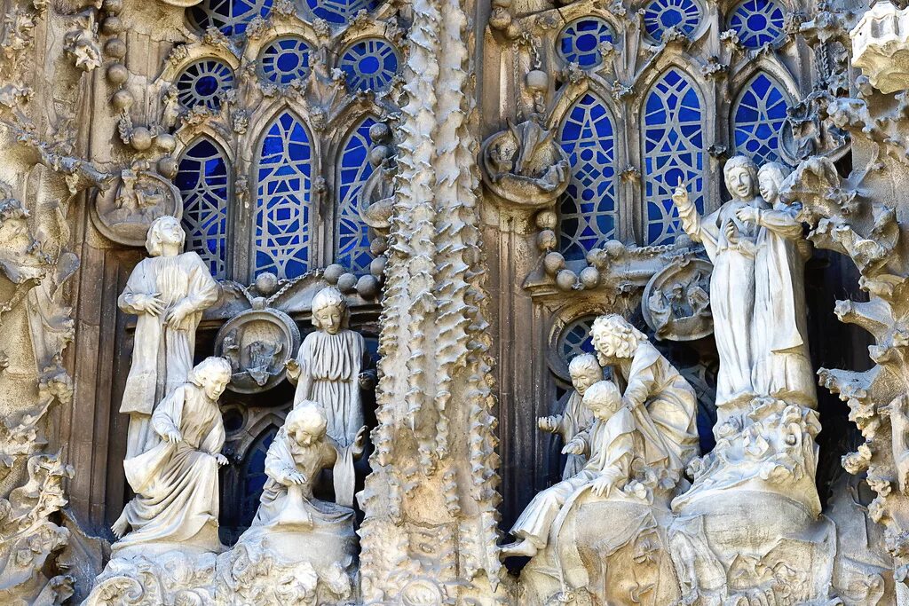 покровители архитектуры. покровители архитектуры. апостол симон статуя в хельсинки. покровитель архитектуры. святой покровитель строителей.