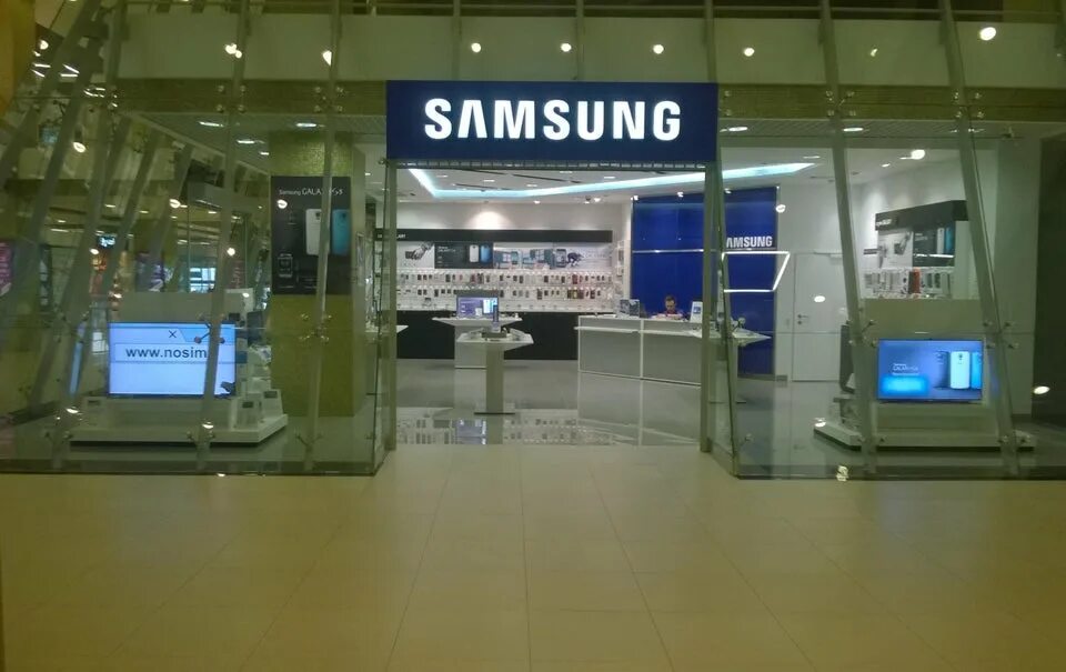 Фирменные магазины samsung. Фирменный магазин самсунг. Магазин samsung в москве. Магазин самсунг в санкт-петербурге. Samsung магазин.