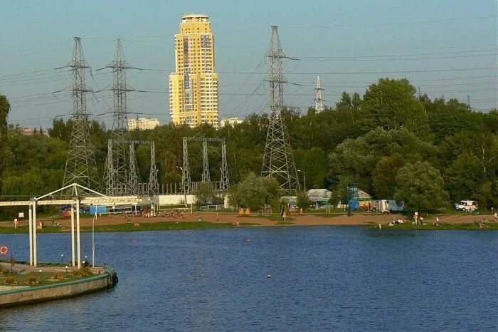 Лево бережный. Пляж Левобережный Химки. Москва ул Левобережная 10 пляж Левобережный. Пляж Левобережный Ховрино. Парк Левобережный Москва.