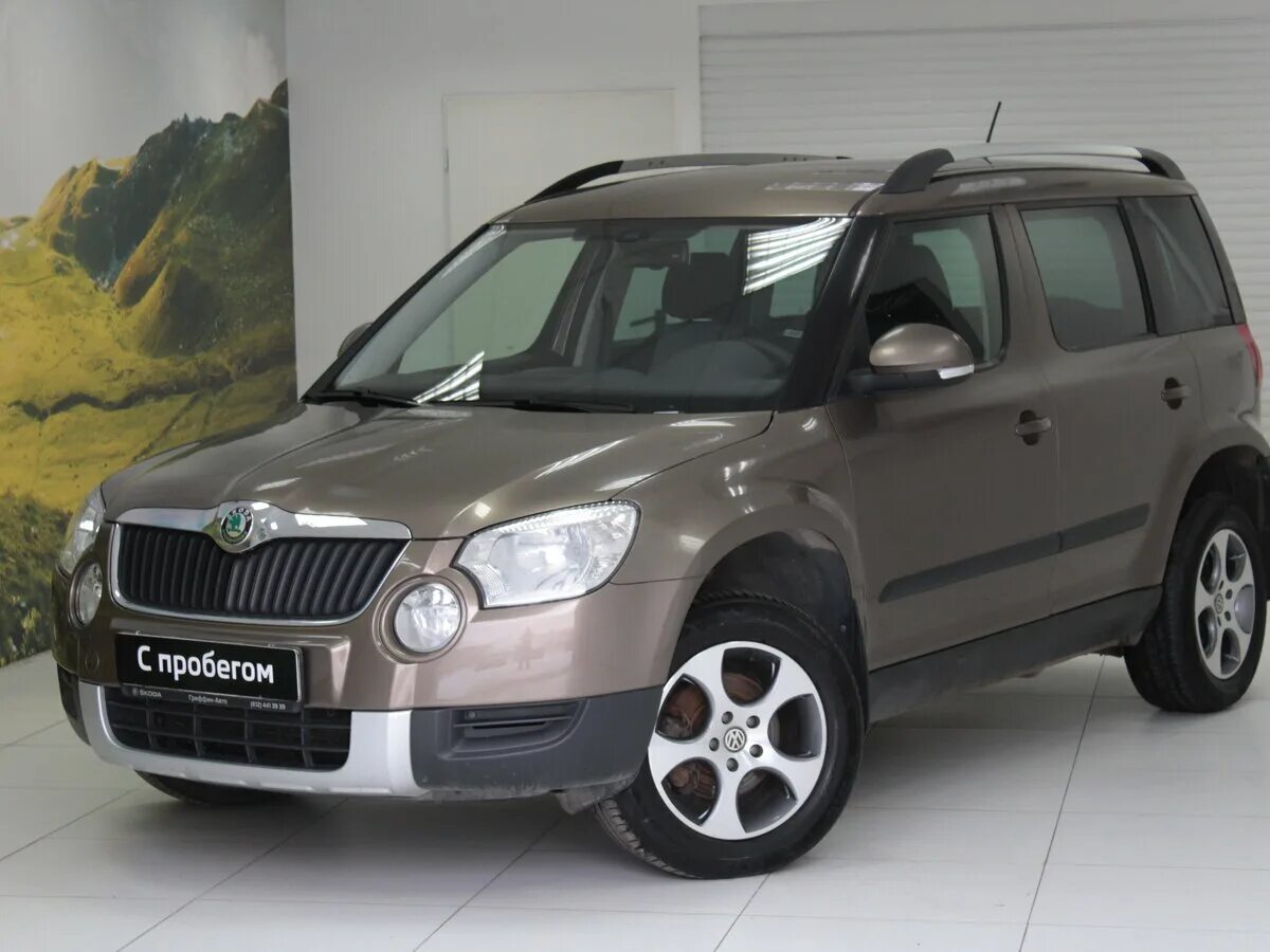 Шкода йети купить нижний. Шкода Йети 2011. Шкода етти 2011 года. Skoda Yeti 2011 1.8. Skoda Yeti 2011 Silver.