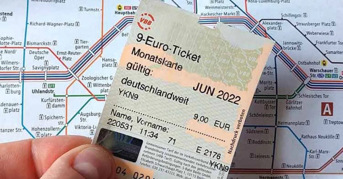 Euro tickets. Билет 9 евро Германия. Билеты Берлинского метро. Шрифты для транспортной системы Берлина. Berlin transport Zones.