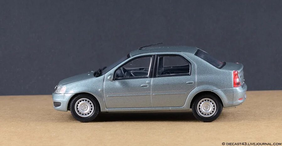 Рено логан 1 модель. Рено логан 1 43 модель. renault logan 1:43. renault logan 2 1 43. рено логан моделька 1.6.