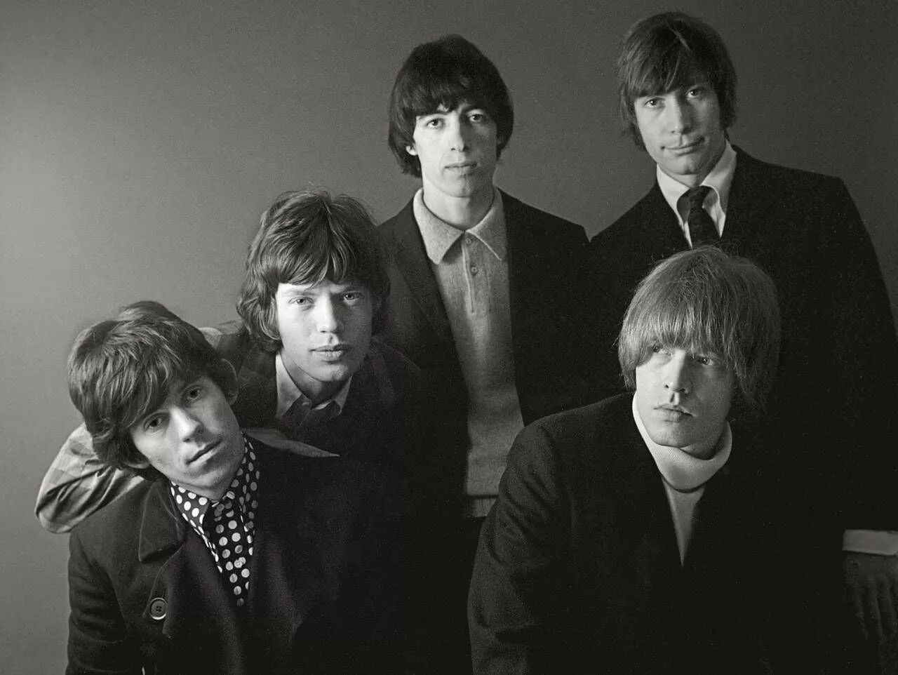 Stones википедия. Группа the Rolling Stones. Группа the Rolling Stones 1965. Роллинг стоунз 1965. Группа Роллинг стоунз фото.