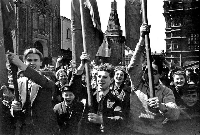 Ликование Победы 1945. Радость Победы 1945 Москва. Фотокарточки Победы 1945. Парад Победы 1945 радость Победы.