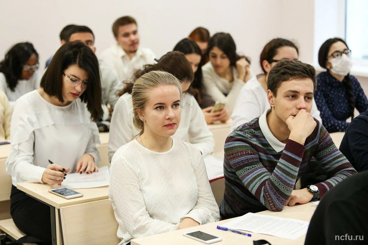 Служащий и госслужащий. Служащий и госслужащий