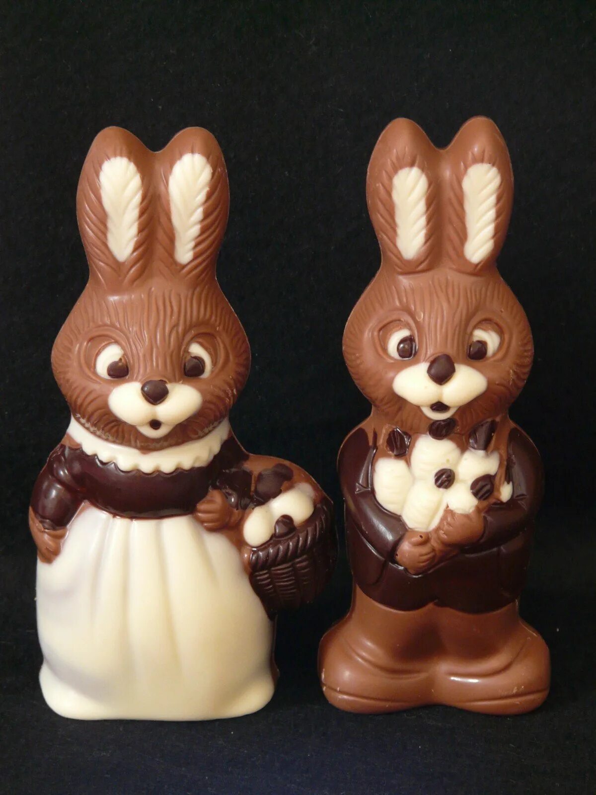 Шоколадный заяц фото. Шоколадный заяц (Chocolate Bunny). Шоколадная фигурка заяц. Шоколадные фигурки зайчики. Шоколадная фигурка кролик.