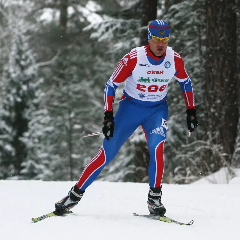 Три лыжных спортсмена