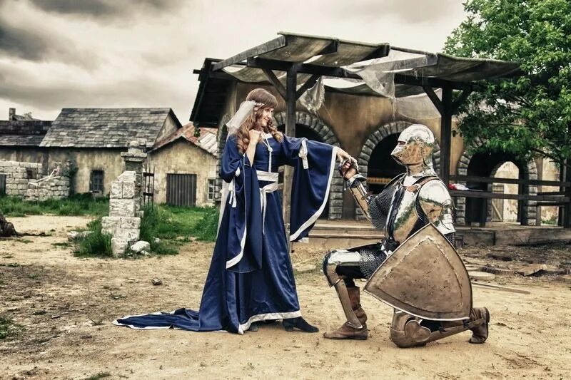 Личная жизнь рыцарей. Рыцарский турнир в средневековье. Фотосессия в стиле средневековья. Рыцари и дамы средневековья. Прекрасная дама средневековья.