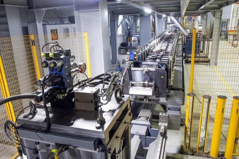 Деловые линии склад. Бмп 3 люки. Метр квадратный логотип. М2 открыта. Дизайн салона сотовой связи.