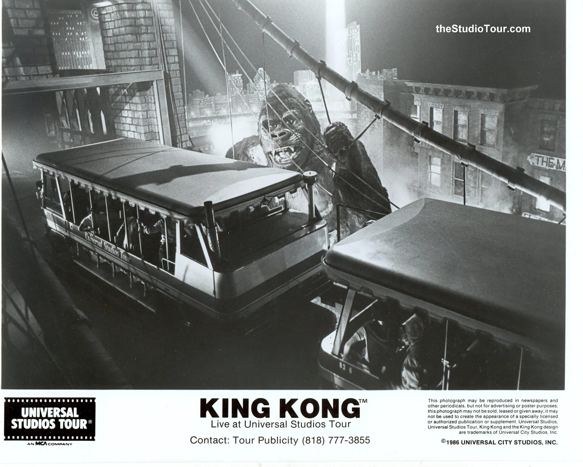 Аттракцион Кинг Конг Universal сгорел. Hollywood Universal Studios King Kong. King Kong виртуальная аппарат. King Kong автобус фото кабины. Пауэр кинг конг