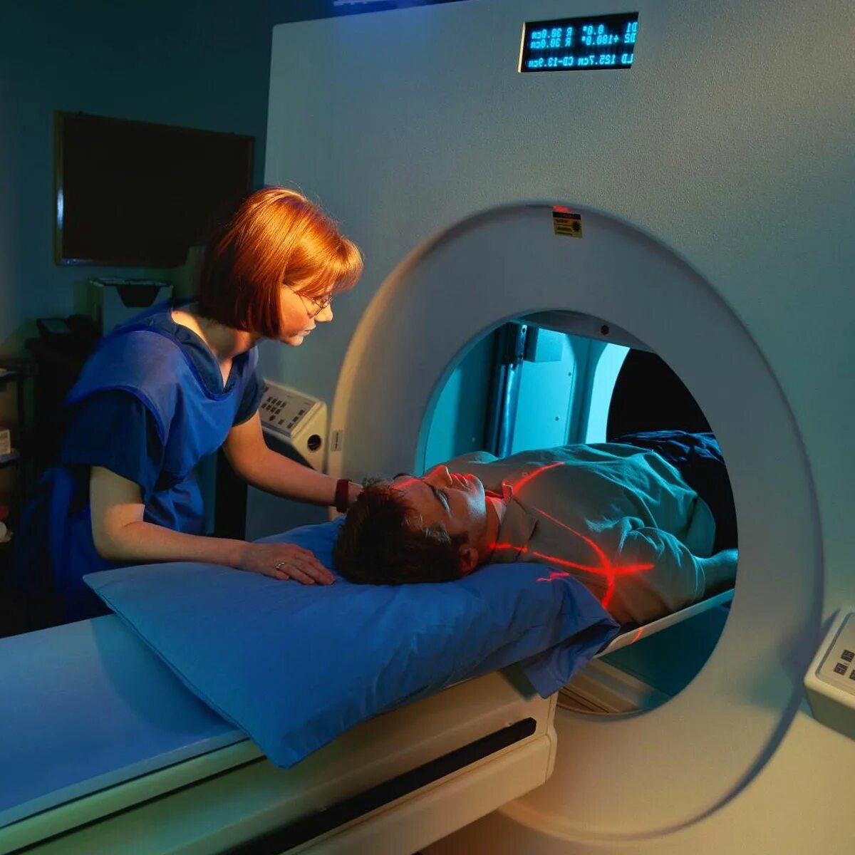Где можно сделать мрт мозга. Магнитно-резонансная томография. Компьютерная томография головы. Кт головного мозга аппарат. Мрт головного мозга.