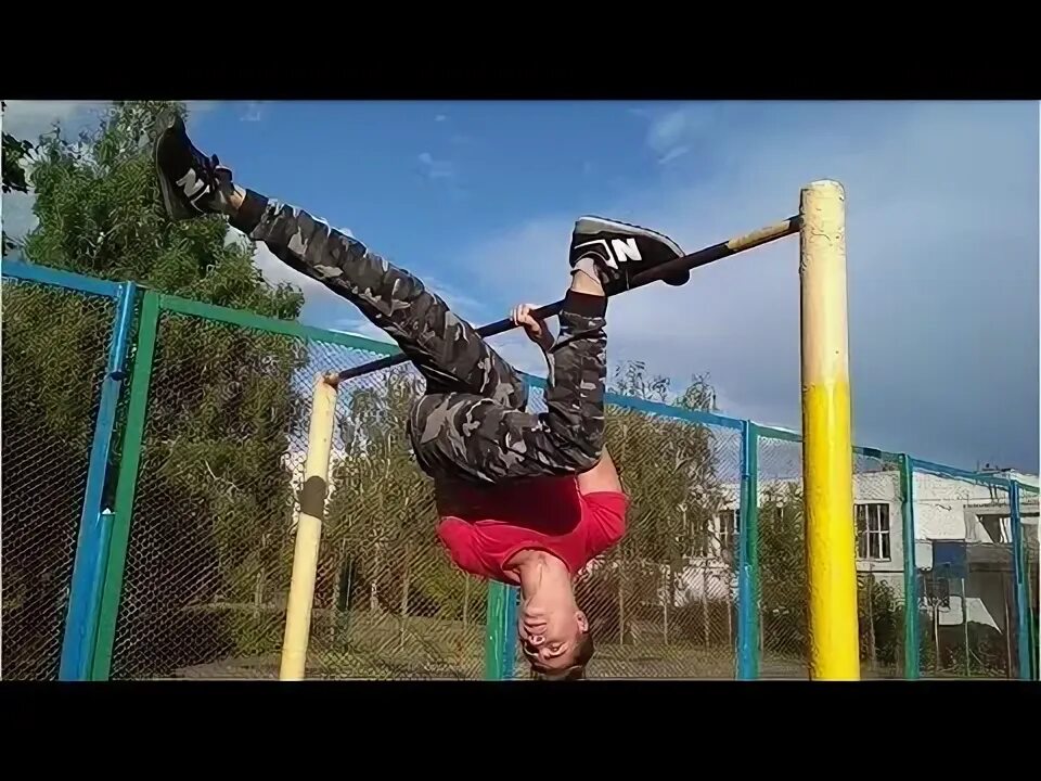 Как научиться трюкам на турнике. Элементы на турнике. трюки на турнике крабик. обучалка элементов на турнике. краб на турнике.