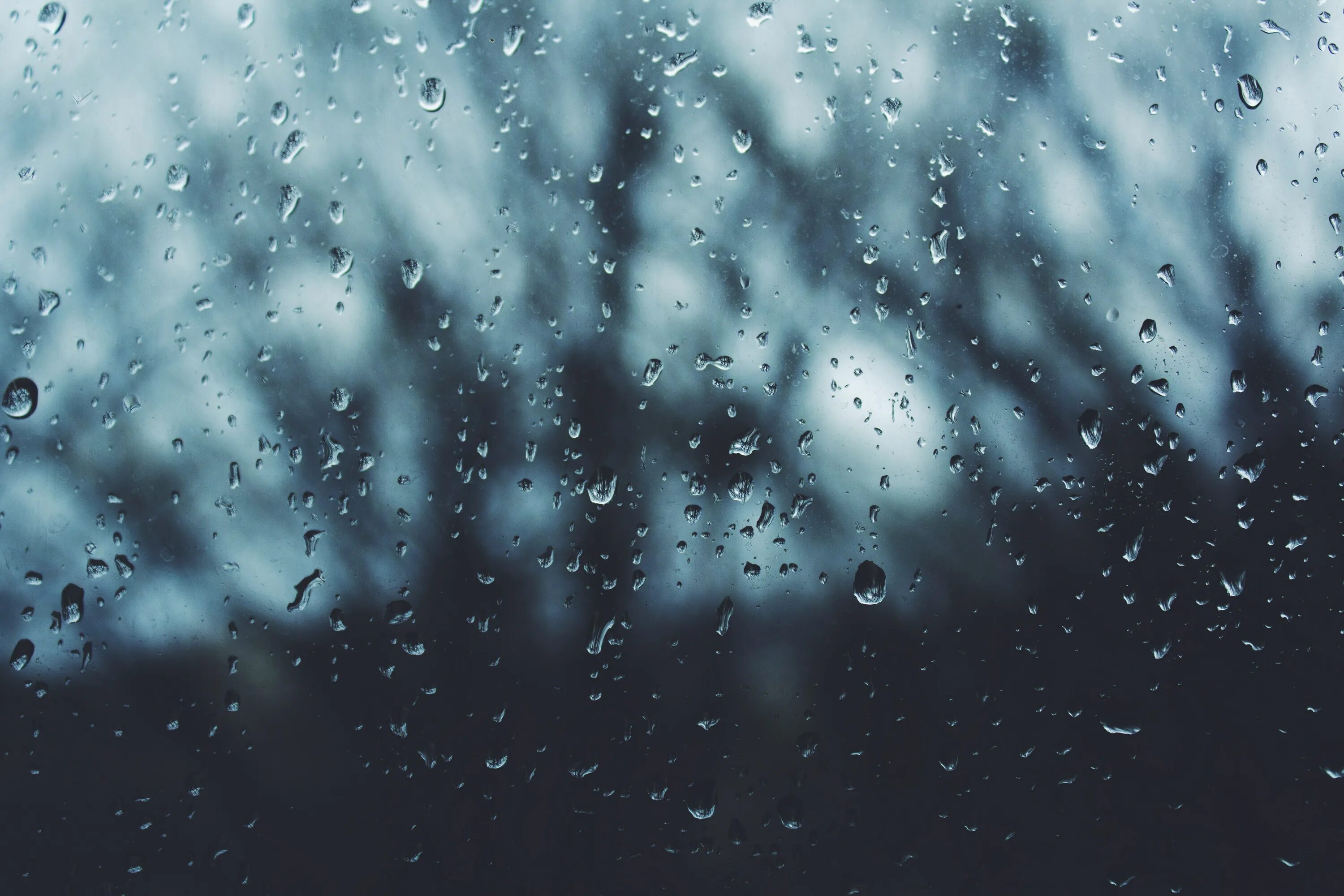 Окно с каплями дождя. Дождь в окне. Дождь в окне. Дождь на стекле. Rainy mood.