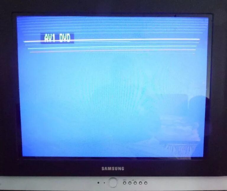 Нет сигнала телевизора samsung. Телевизор самсунг снизу экрана 15 см светлая. Телевизор Erisson снизу синяя. Телевизор самсунг рябит экран. Rolsen c29r150t plat белый экран с линиями обратного хода.