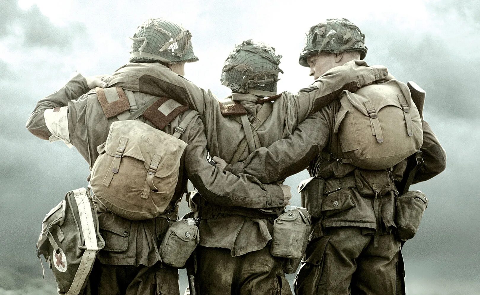 Плечем к плечу. Band of brothers тихий океан. Военная Дружба. Солдат со спины.