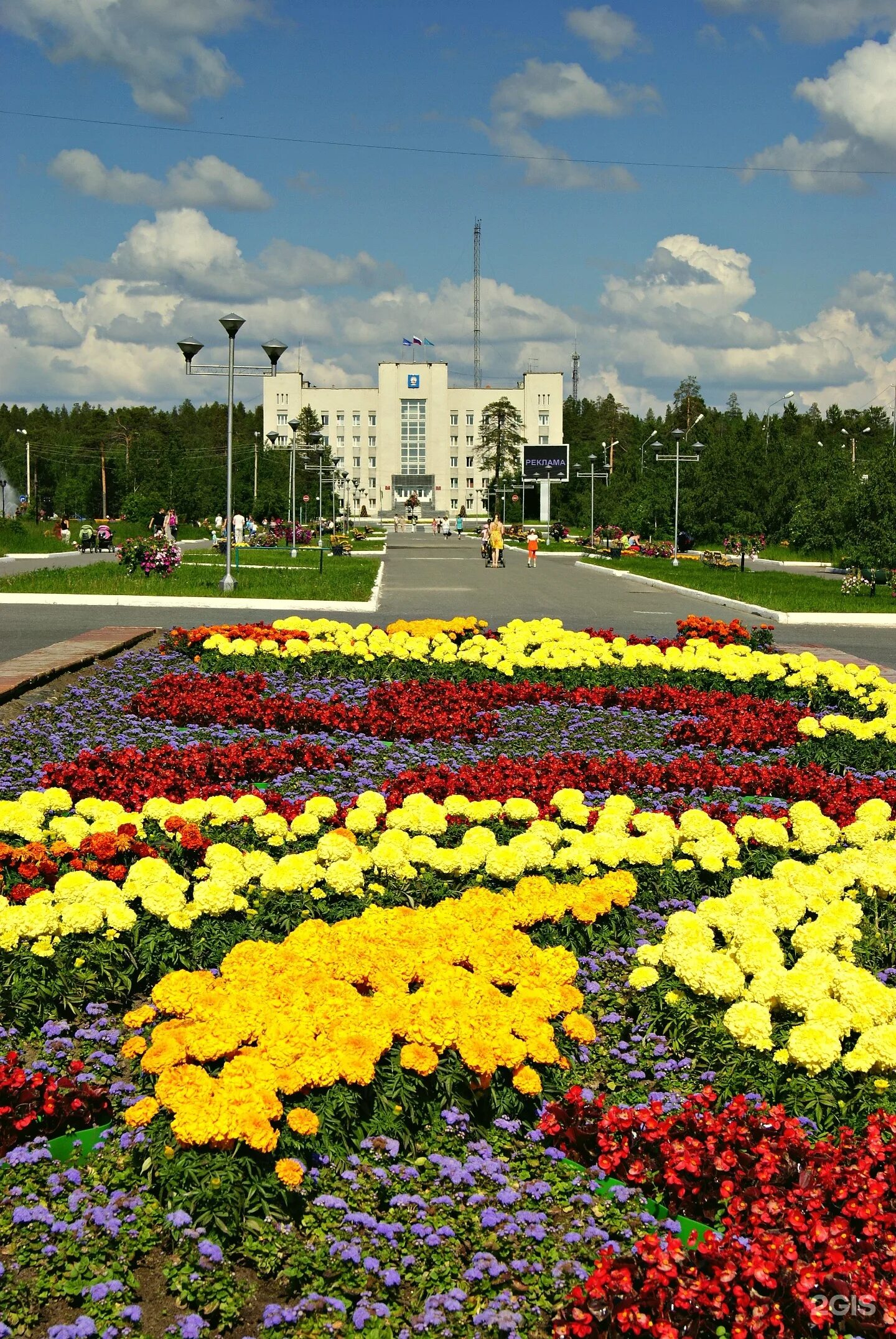 Сайт города ноябрьска. Ноябрьск город. ноябрьск площадь. город ноябрьск фото. город ноябрьск площадь города.