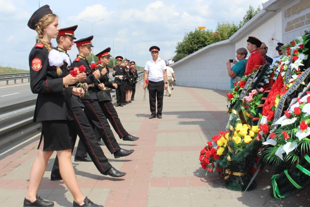 Рп5 край кущевская. Кущёвская станица. Ветераны ВОВ Кущевского района. Годовщина атаке под Кущевской. Поле казачьей славы в Кущевской.