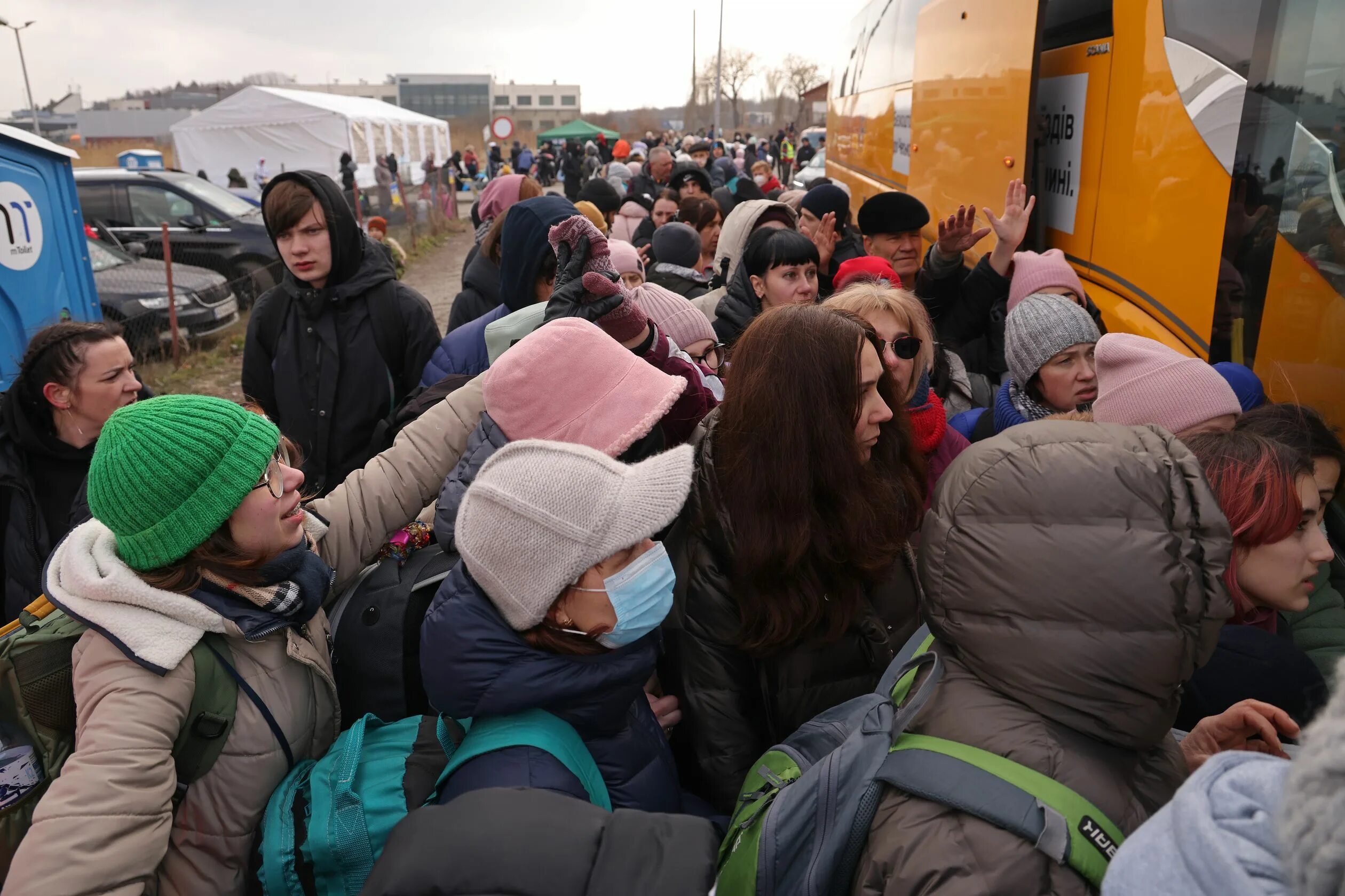 Москва люди. Ситуация на Украине. Люди уезжают из Киева. Гуманитарная катастрофа.