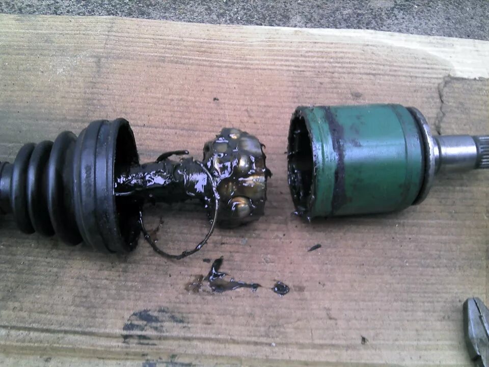 Акцент внутренний шрус акпп. Шарнир привода внутренний правый 2123-2215056. Шрус внутренний митсубиси форд. Шрус внутренний ваз 21230-2215056-86. Шрус внутренний гранаты.