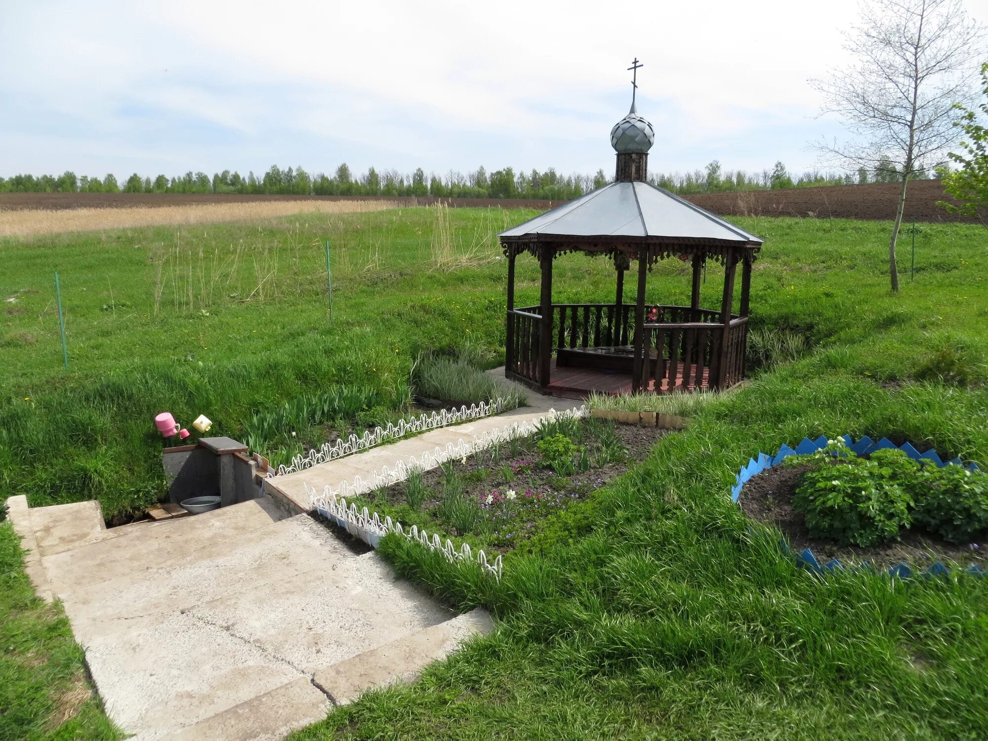 Святой Родник Орловская область. Подзавалово Урицкого района Орловской области. Святые источники Орловской области. Святой источник Святой Богородицы в Подзовалово Орловской области. Образование святого источника