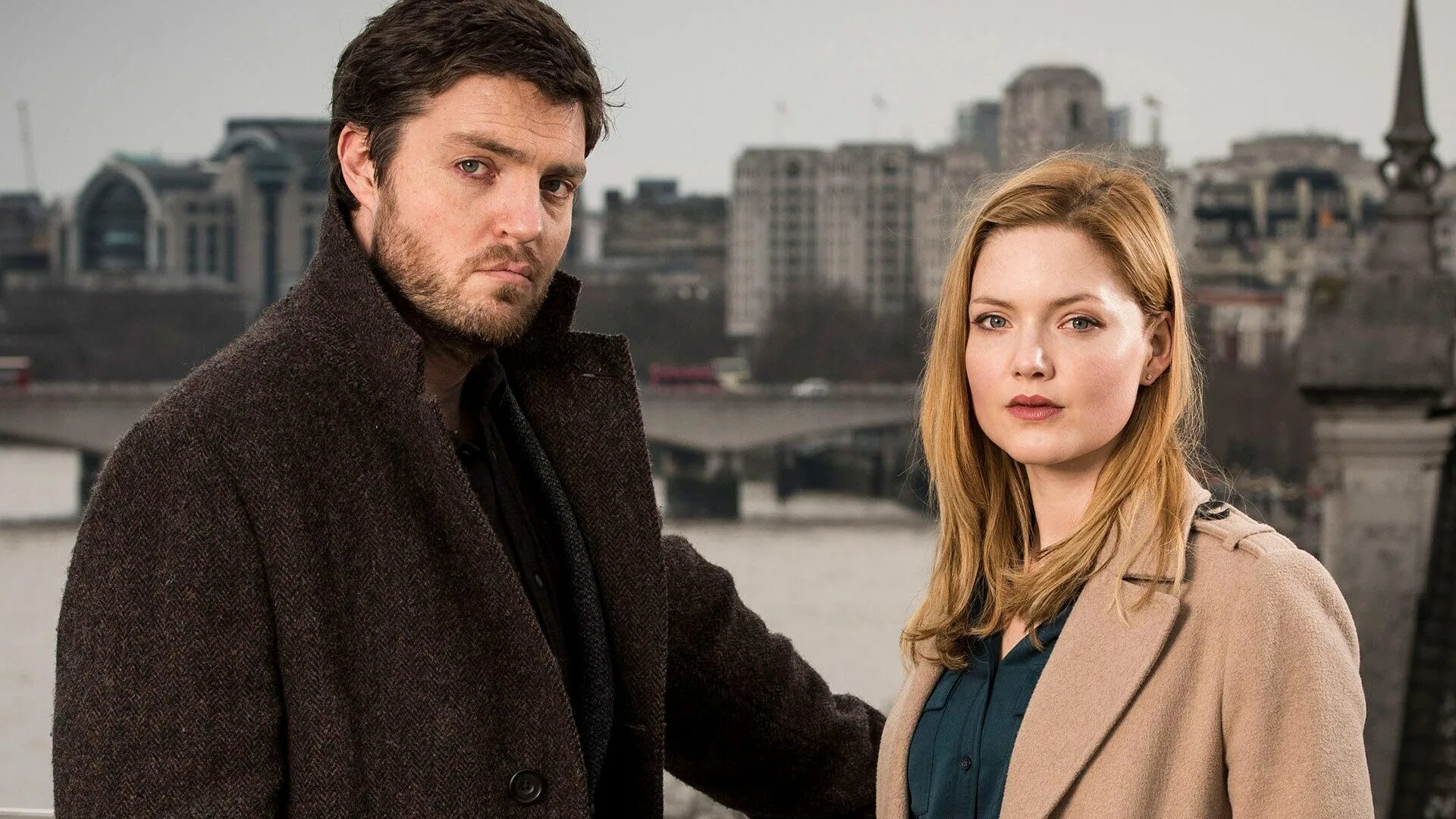 Страйк. Корморан страйк и робин эллакотт. холлидей грейнджер сериал страйк. страйк сериал робин. корморан страйк сериал робин.