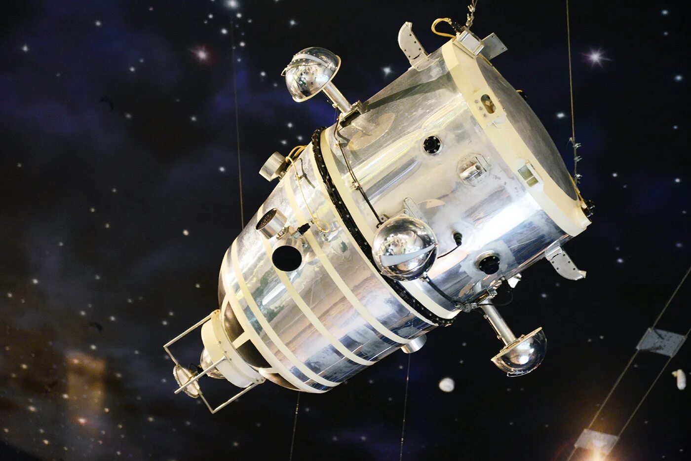 Межпланетная станция Луна-10. Первый искусственный Спутник Луны Луна-10. Аппарат Луна 10.