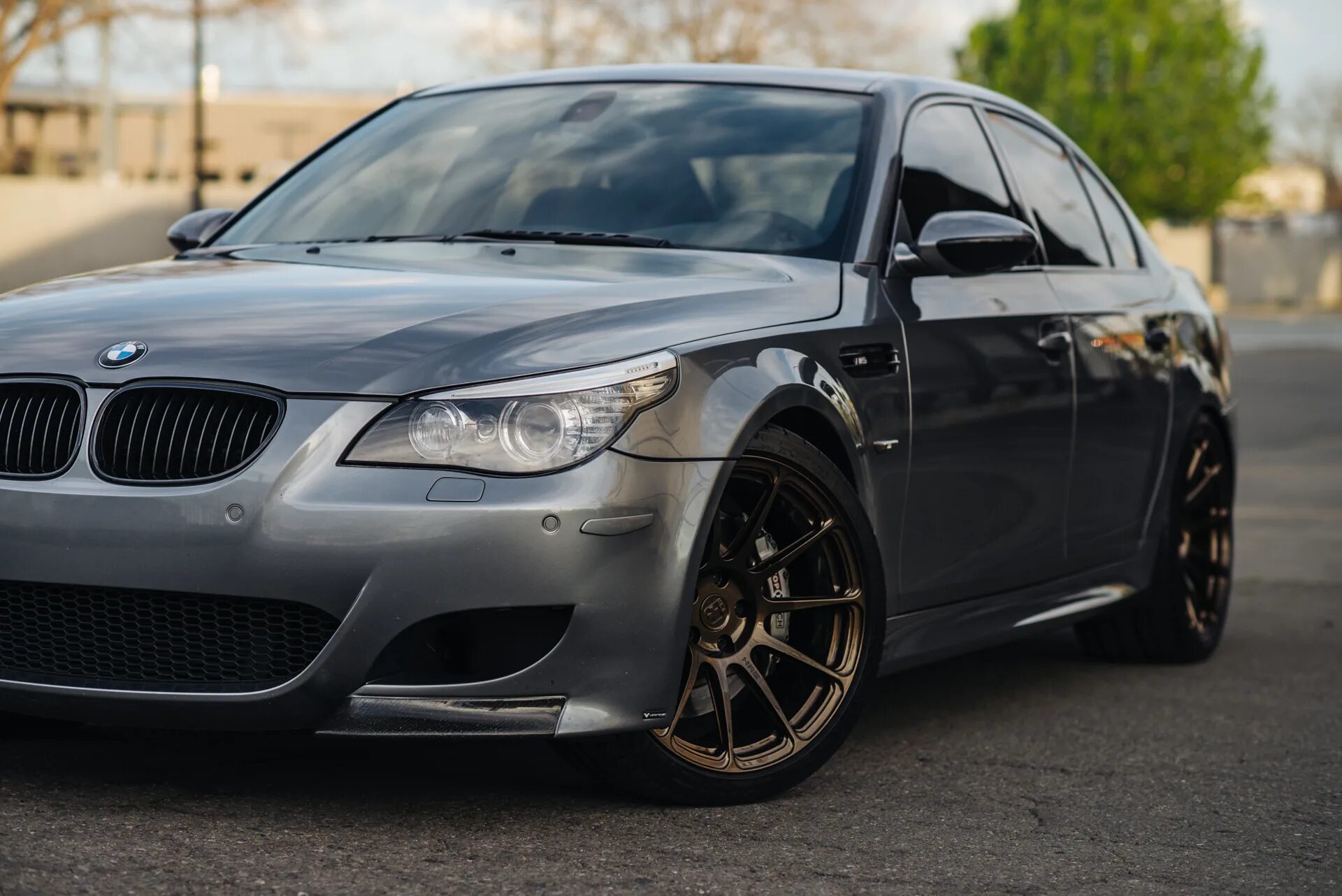 Купить м5 в россии. BMW m5 e60. БМВ е60 м. BMW m5 e60 v10. БМВ м5 е60 v10.