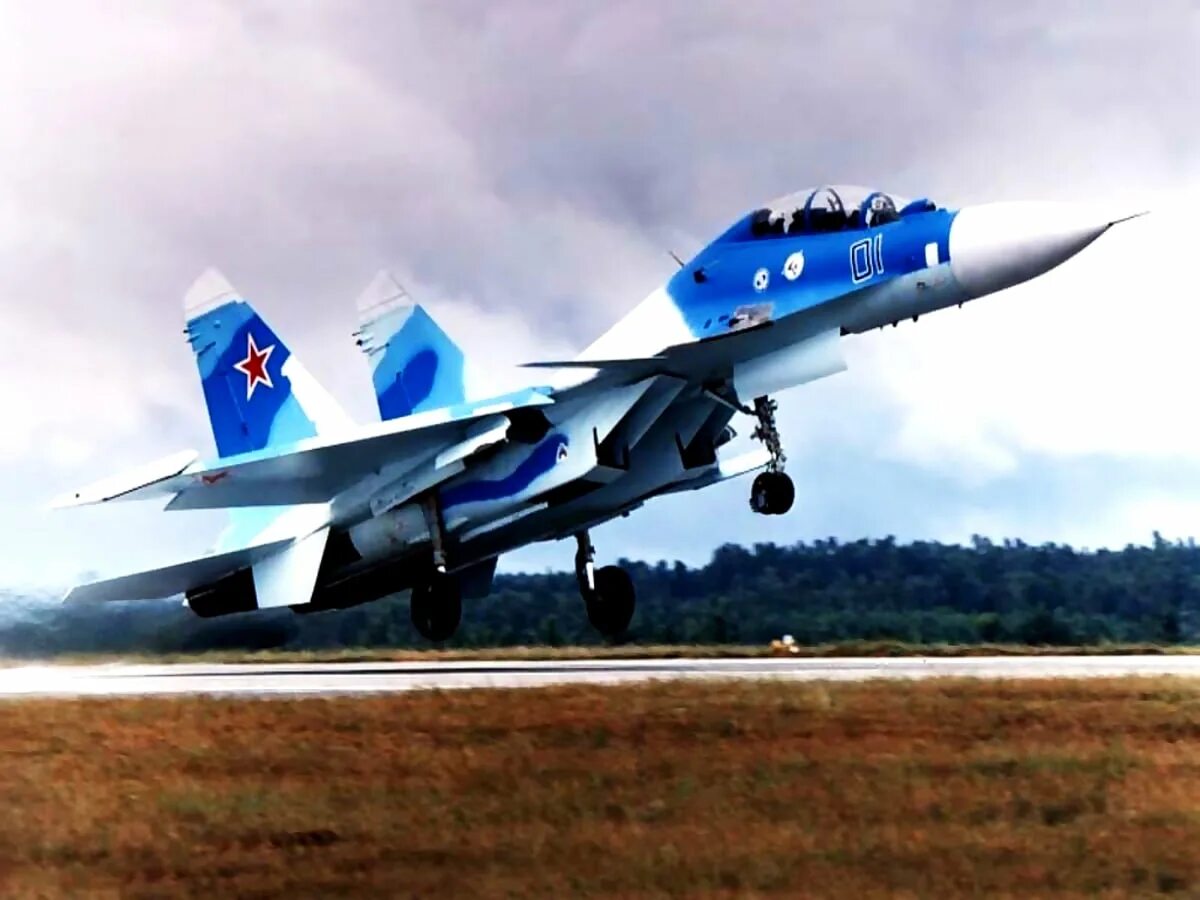 Группа боевых самолетов. Самолет Су 30 МКИ. Су-30мки 01. Су-30мки б/н01. Истребитель Су-35.