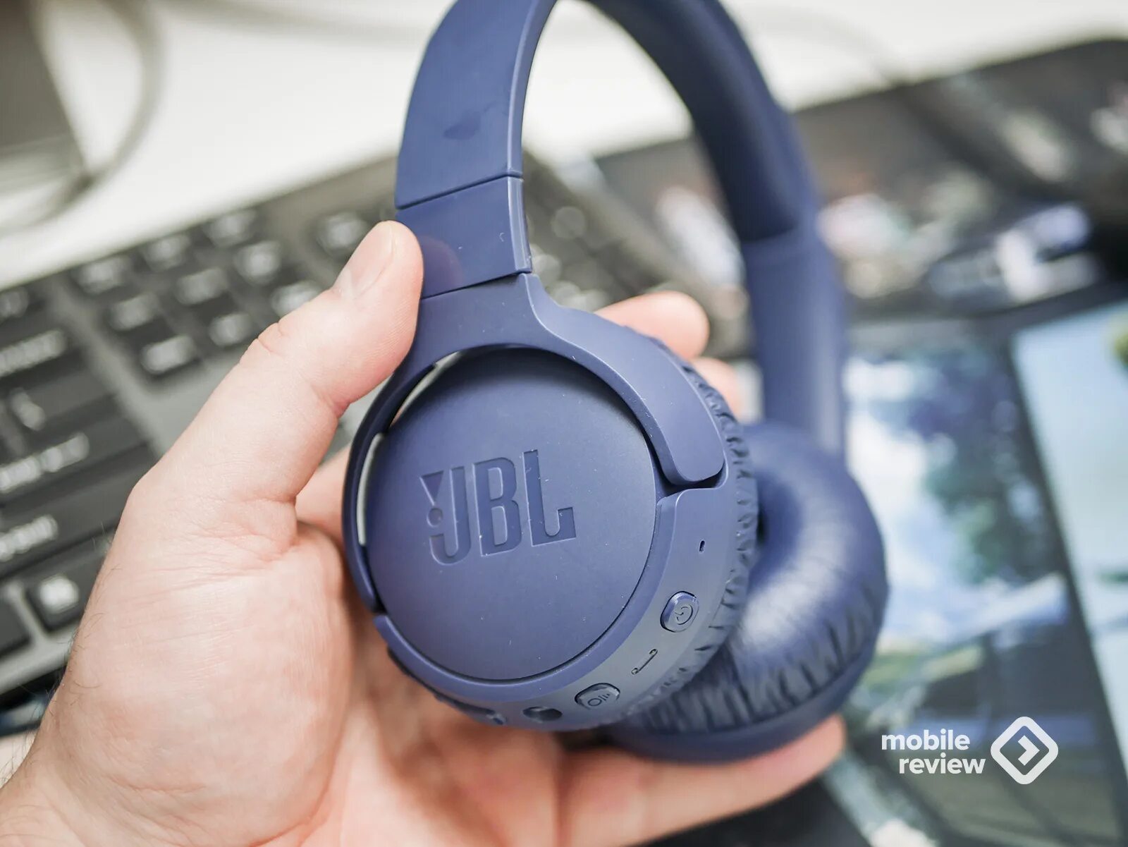 Jbl tune 660 nc. JBL Tune 660. Беспроводные наушники JBL 660nc. Наушники JBL Tune 660nc черные.