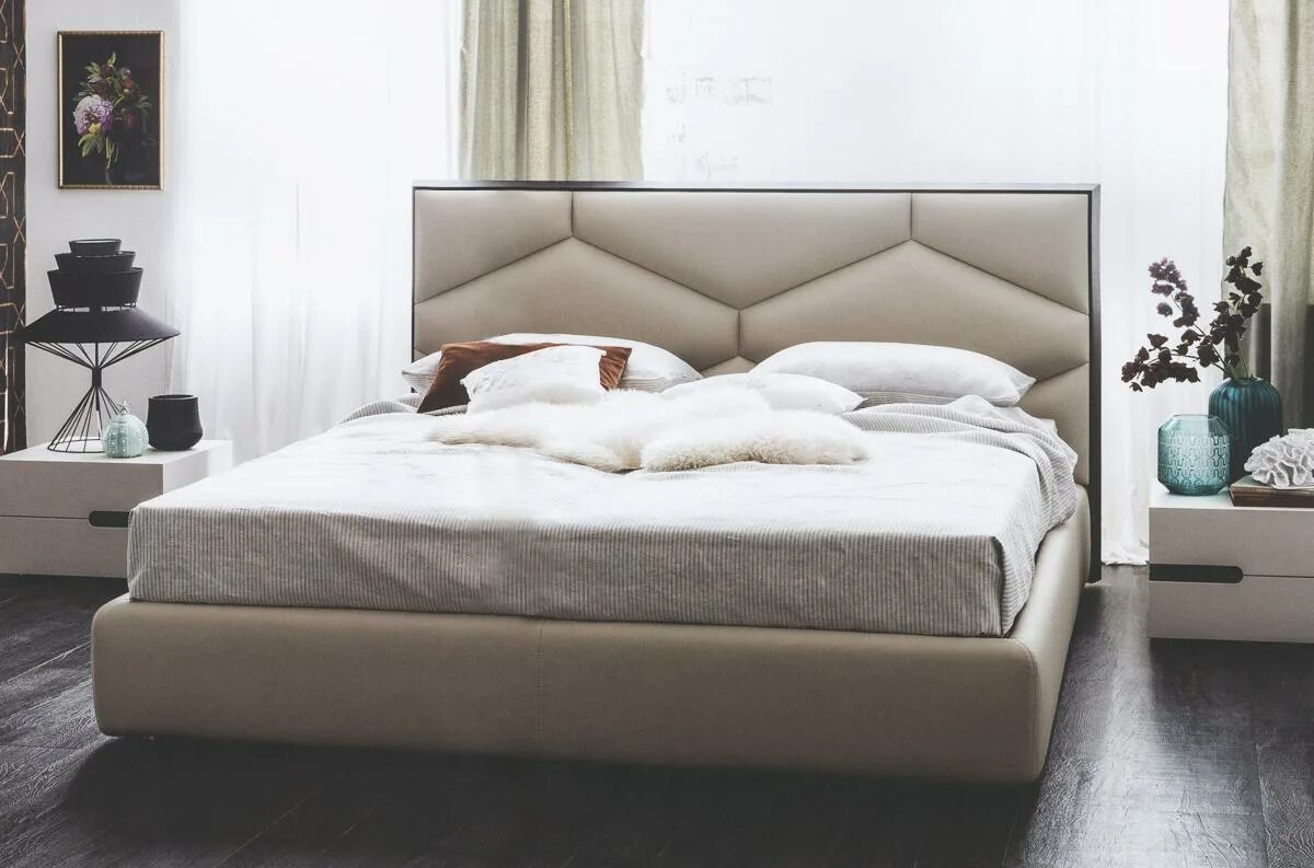 Уличная кровать италия. Кровать модерн ткань италия. Металлические кровати для спальни. Wiemann wega кровать. Bed ed.