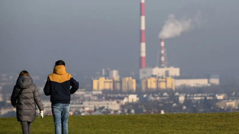 Загрязнение атмосферы в Питере. Загрязнение воздуха СПБ. Уровень загрязнения Варшавы. Уровень загрязнения в районах Варшавы.