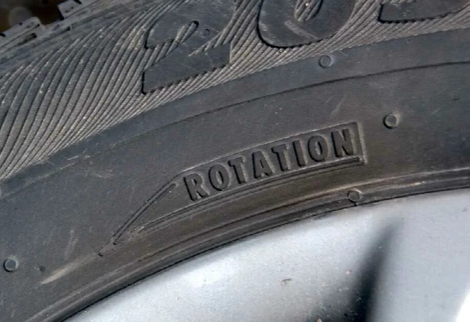 Направление rotation вращения шины. Rotation на шинах Бриджстоун. Резина Goodyear rotation направление протектора. Rotation шины зимние. Направление вращения шины