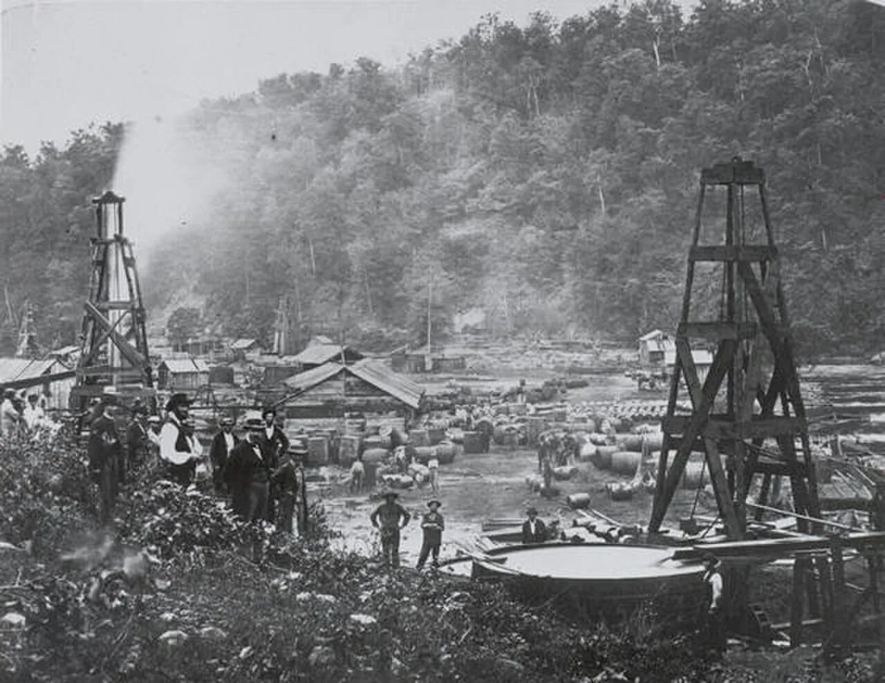 Добыча нефти начало. Нефти в Пенсильвании в 1859 году. Нефтяная скважина 1859 Пенсильвания. Добыча нефти в Пенсильвании. Добыча нефти 19 век.