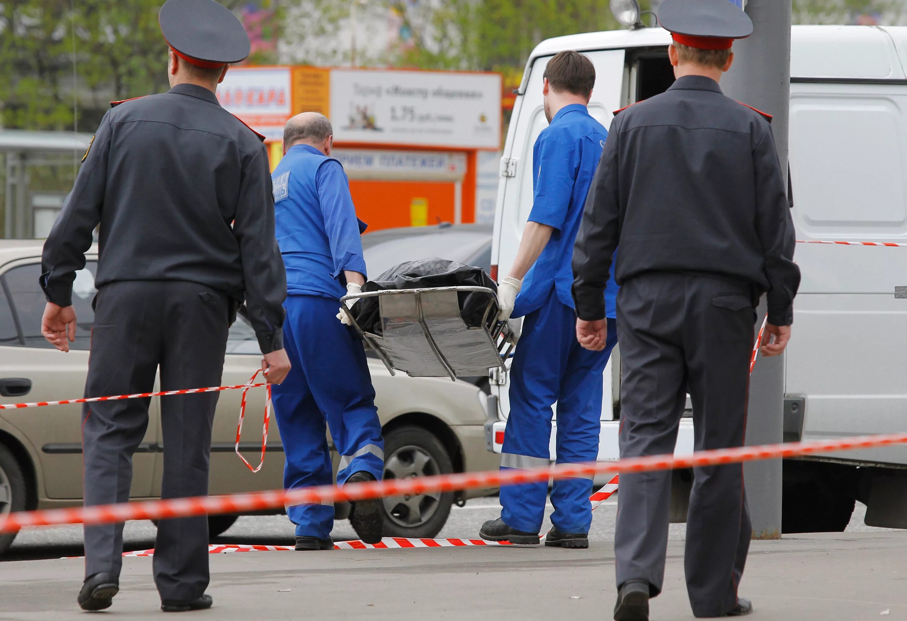 Первая помощь при автомобильных авариях. Witness responded to the police appeal after the accident. Очевидцы происшествия. Нарушение пдд водителем. Поиск свидетелей дтп.
