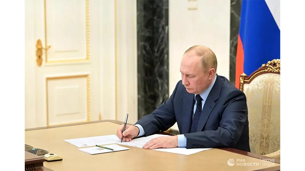 Единовременная выплата пенсионерам. Единовременная выплата перед выборами 2024. Единовременная выплата перед выборами 2024. Выплатят ли пенсионерам по 10000 в 2022. Указ путина о единовременных выплатах медикам.