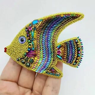 Брошь рыбка