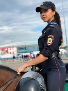 Жалаңаш орыс полиция қыздары