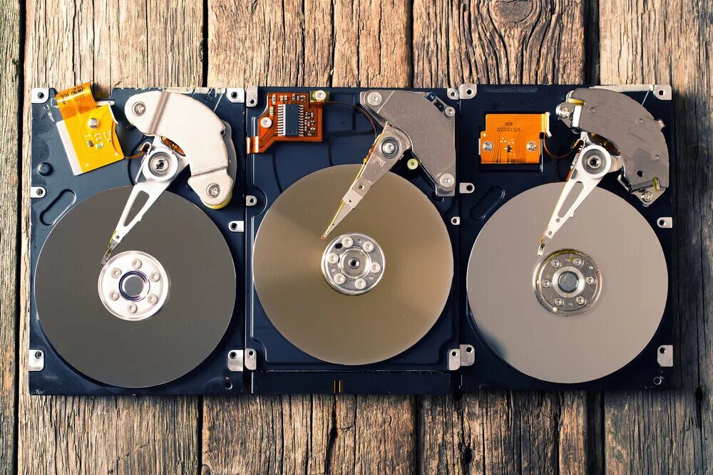 Биткоин диск. Майнинг на жестких дисках. ферма для hdd. ферма на жестких дисках. ферма из жестких дисков.