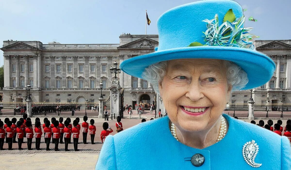 The queen lives in a big. Великобритания Букингемский дворец с королевой. Королева в Букингемском Дворце.