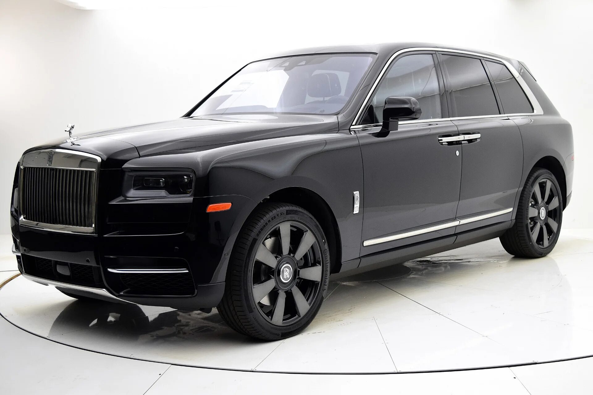 Rolls royce cullinan. Внедорожник rolls-royce cullinan. Новый rolls royce cullinan. Роллс ройс куллинан мансори 2021. Rolls-royce куллинан.