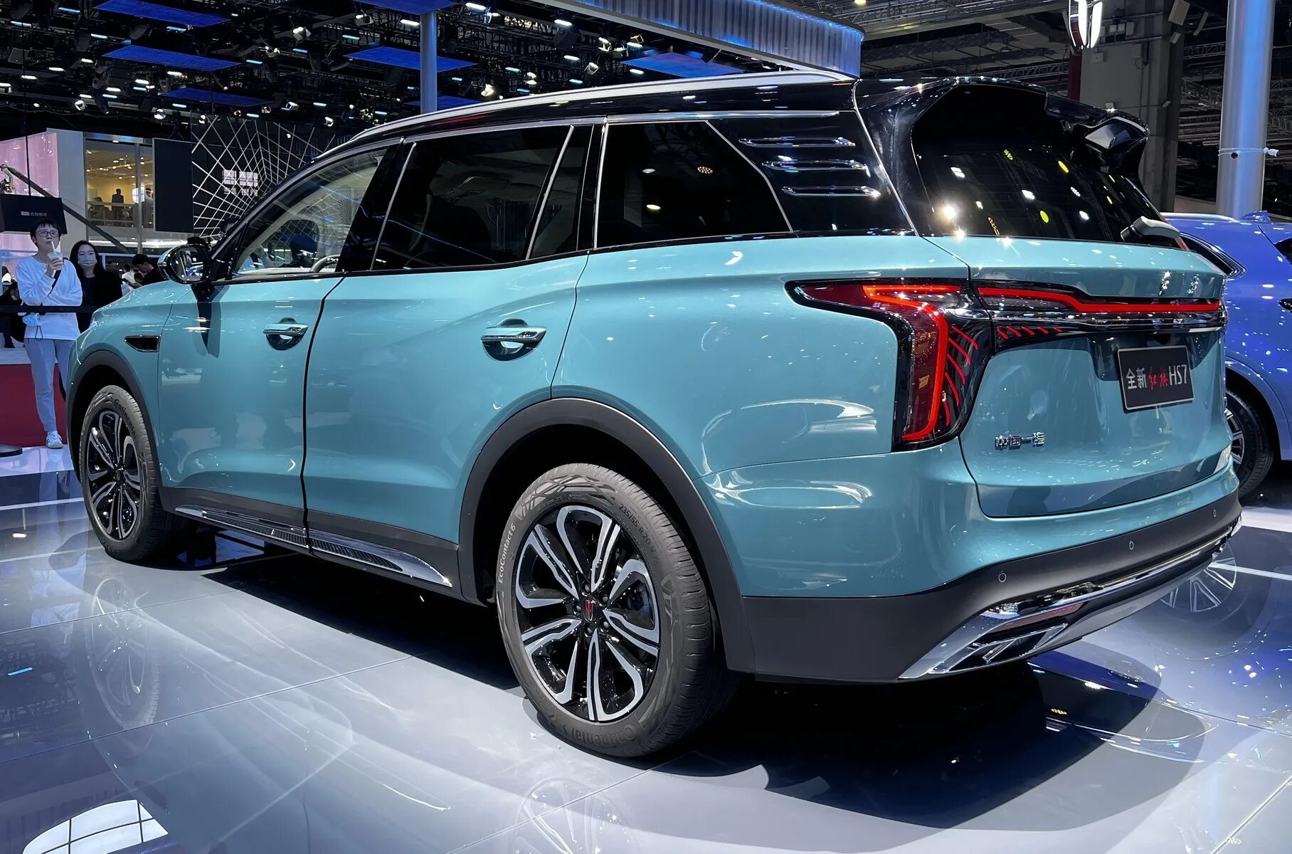Hongqi HS7 2024 вид сзади 
