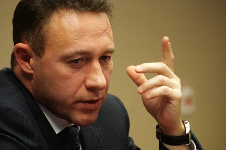 Шувалову в Саратове покажут площадь, где "непонятно как все работает"