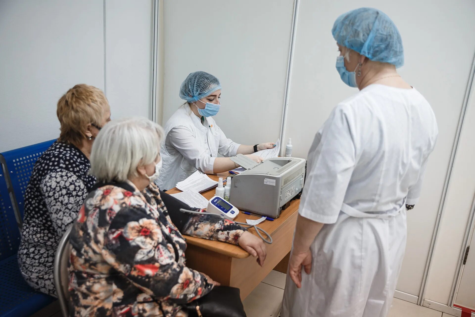 Грипп в кузбассе. Возобновление масок в больницах. Грипп в кузбассе. Грипп в кузбассе. Медсестра лор.