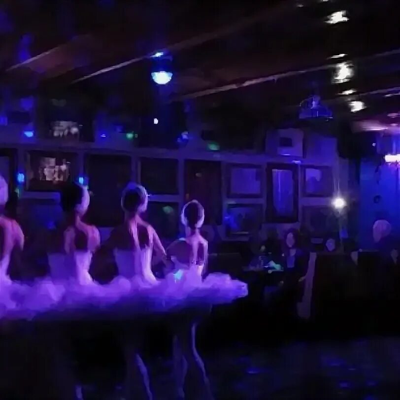 Караоке колечко. Караоке иванушки колечко. Иванушки давно колечко давным. Колечко на память колечко овсиенко. Бар honey bunny спб.