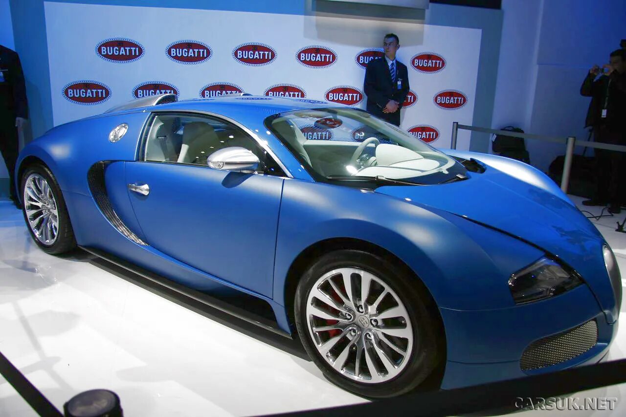 Какого цвета бугатти. Бугатти дива 2025. bugatti 2009 veyron centenaire. бугатти вейрон дива. бугатти вейрон синяя.