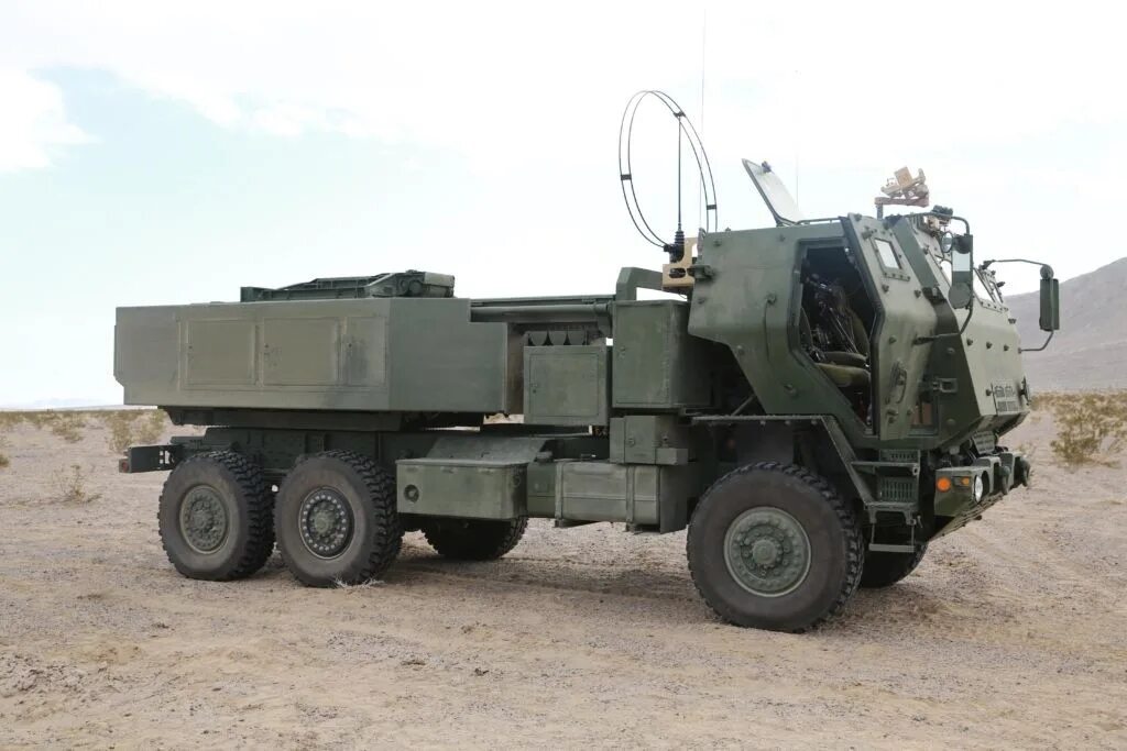 Установка хаймерс. М142 HIMARS. РСЗО м142. ХИМАРС РСЗО. HIMARS РСЗО м142 США.