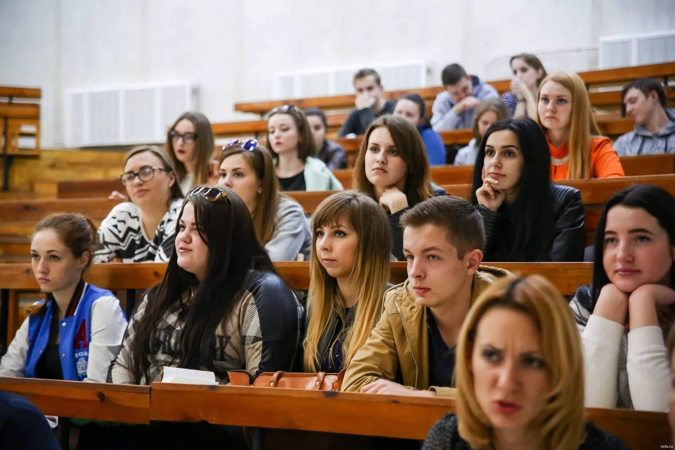 В какие вузы берут девушек. Университеты украины. украинские вузы студенты. студентки украинских вузов. украинские студенты в институтах.