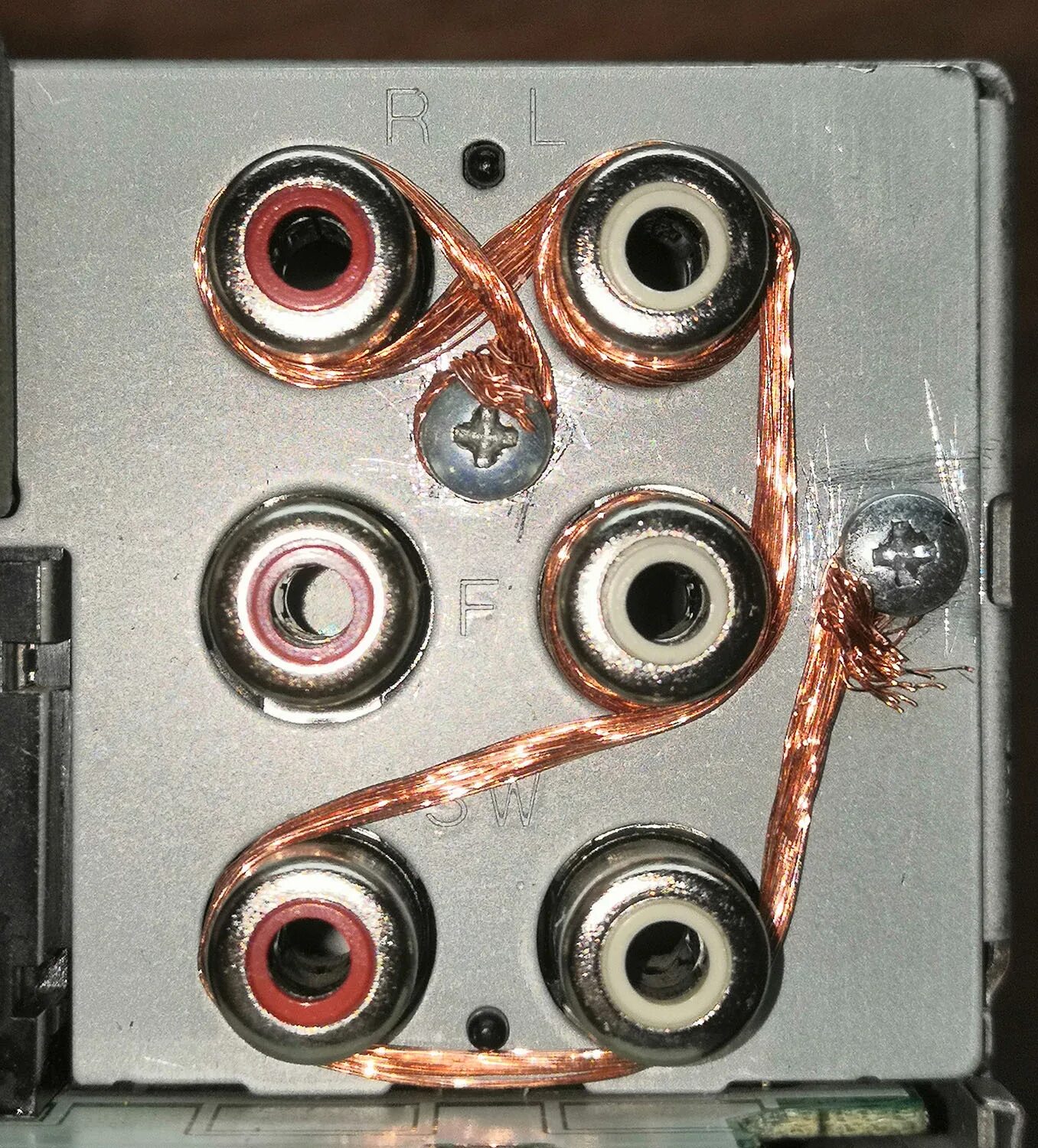 4 линейных выхода. Пионер rca наводки. предохранитель rca pioneer. предохранитель rca на pioneer 80. предохранитель линейных выходов pioneer.